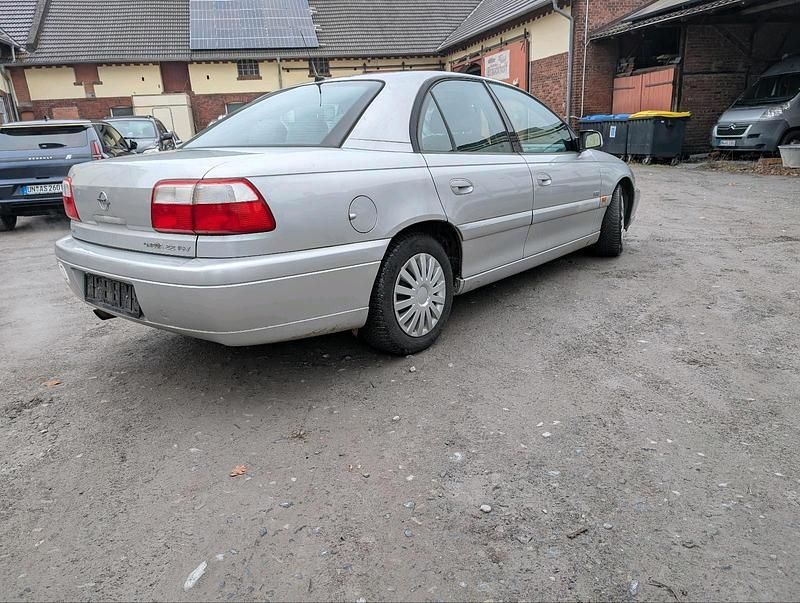 Gebraucht Opel Omega 144 PS (105 kW) 2000 Silber Limousine