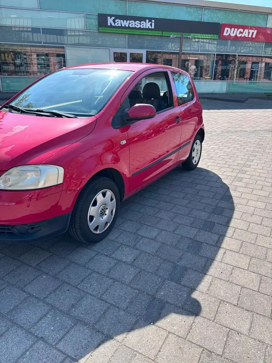 Używany VW Fox 55 KM (40 kW) 2005 Czerwony Hatchback
