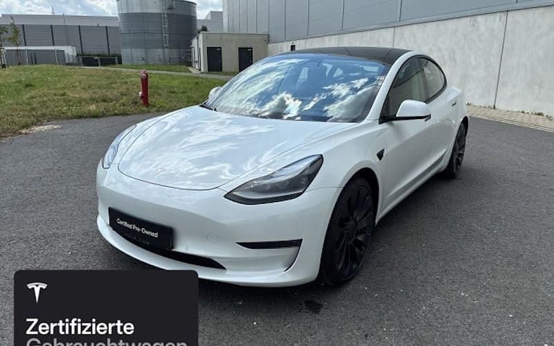 Weiß Gebraucht 2021 Tesla Model 3 Performance Limousine | 30.100 € (Fairer Preis) - Bild 1/4