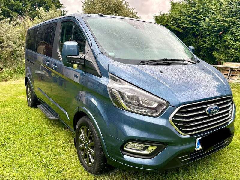 Blau Gebraucht 2019 Ford Tourneo Custom Titanium Van / Kleinbus | 26.900 € (Guter Preis) - Bild 1/4