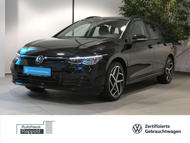 Deep black perleffekt Gebraucht 2024 VW Golf VIII Life Kombi | 28.990 € (Etwas zu teuer) - Bild 1/2