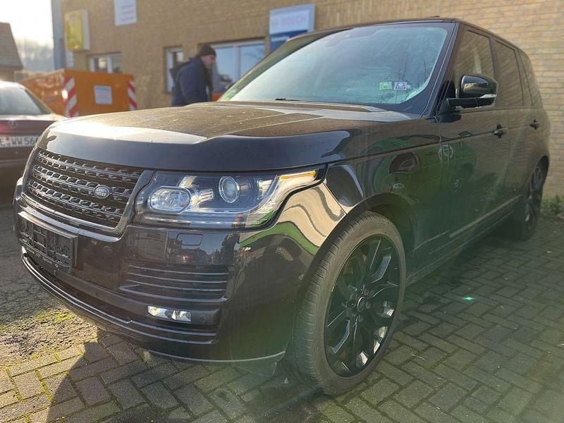 Schwarz Gebraucht 2018 Land Rover Range Rover Vogue SUV | 34.900 € (Superpreis) - Bild 1/4