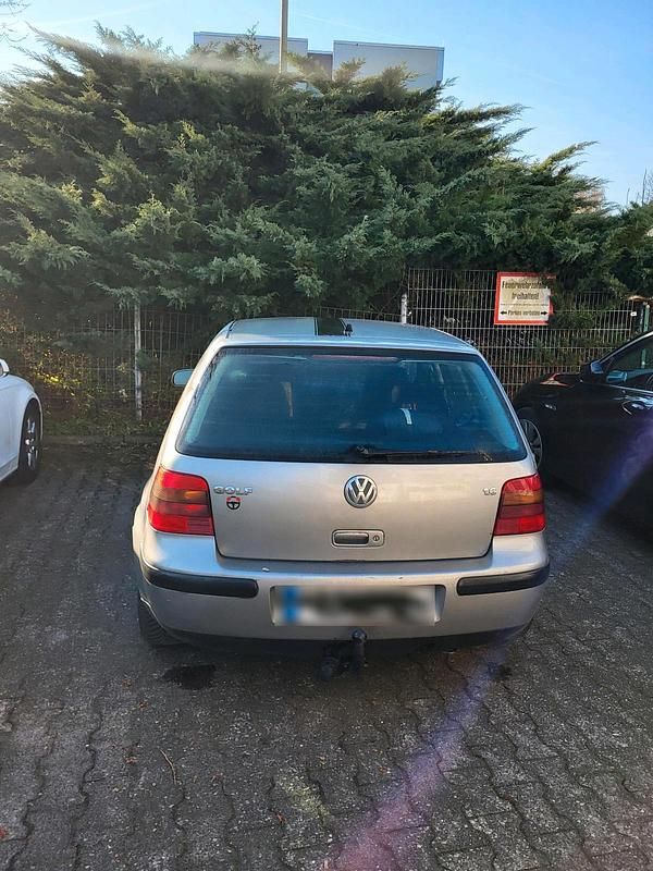 Gebraucht VW Golf IV 102 PS (75 kW) 2002 Silber Kleinwagen