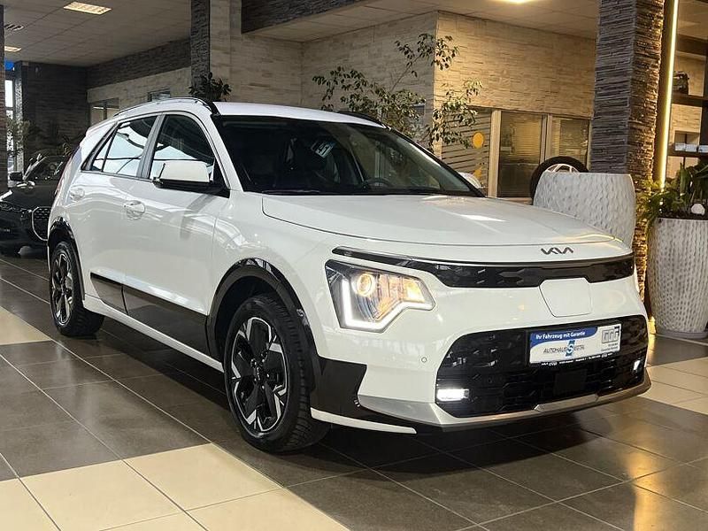 Weiß Gebraucht 2022 Kia e-Niro SUV | 25.000 € (Fairer Preis) - Bild 1/4