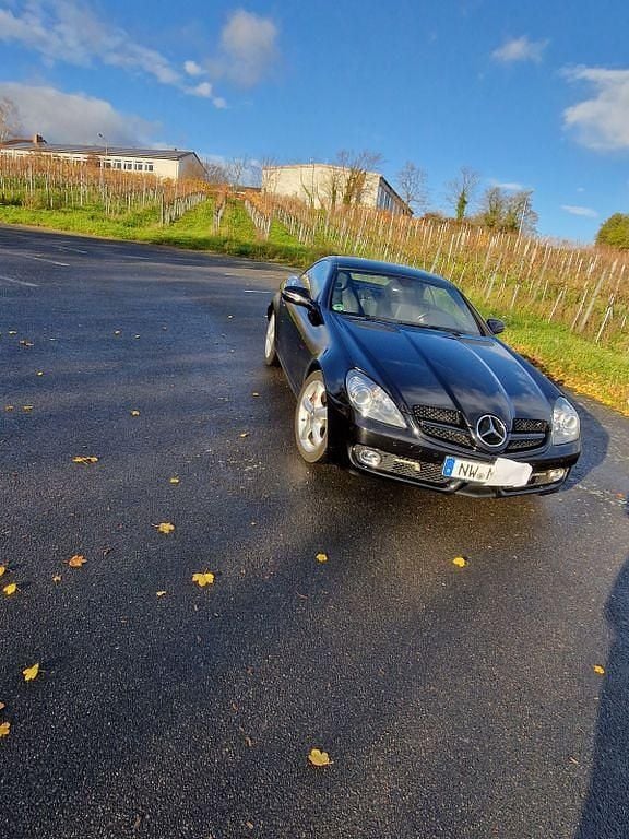 Gebraucht Mercedes SLK350 306 PS (225 kW) 2010 Schwarz Cabrio