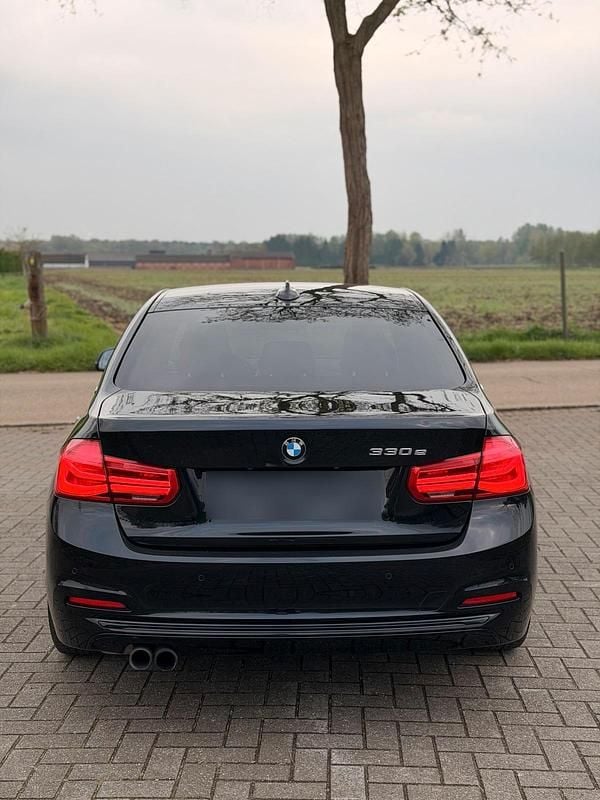 Usata BMW 330e 292 CV (214 kW) 2017 Nero Berlina