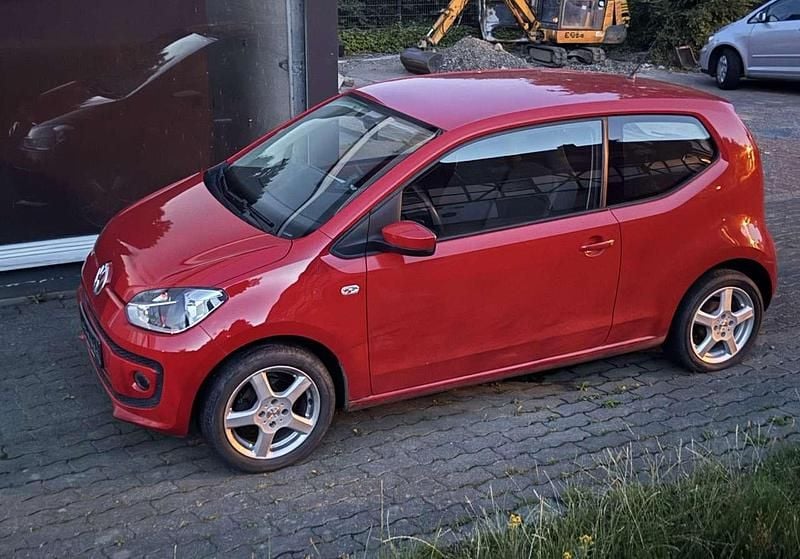 Rot Gebraucht 2012 VW up! move up! Kleinwagen | 3.490 € (Guter Preis) - Bild 1/2