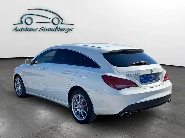 Gebraucht Mercedes CLA220 Shooting Brake 177 PS (130 kW) 2016 Weißkeine angabe Kombi