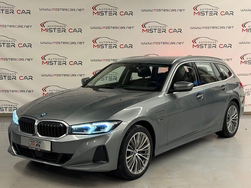 Grau Gebraucht 2022 BMW 330e Limousine | 26.890 € (Fairer Preis) - Bild 1/4
