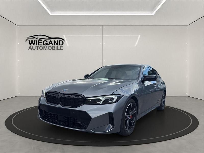 Grau Gebraucht 2024 BMW M340 Performance Limousine | 54.990 € (Fairer Preis) - Bild 1/4