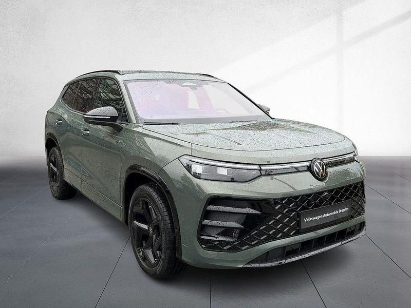 Gebraucht VW Tayron R-line 272 PS (200 kW) 2025 Cipressinogrün metallic SUV