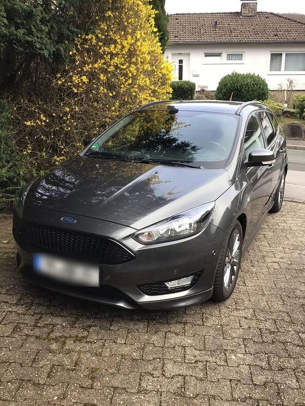 Gebraucht Ford Focus ST-Line 125 PS (91 kW) 2018 Grau Kombi