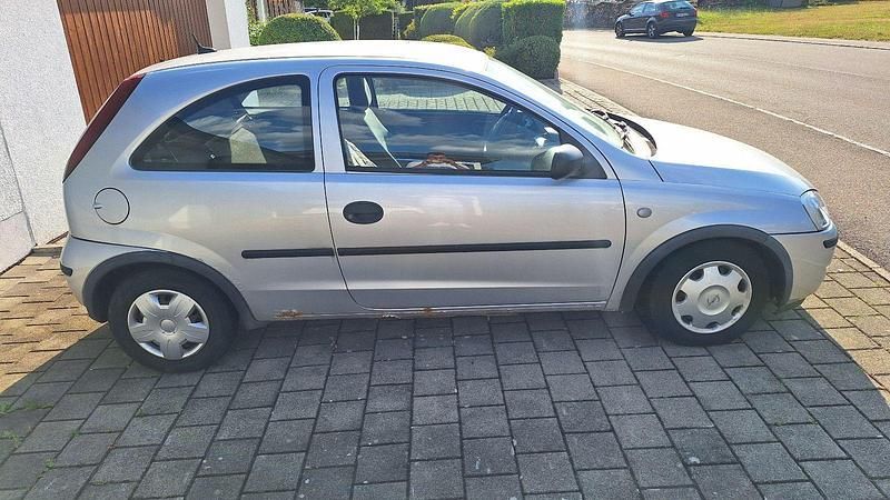 Silber Gebraucht 2004 Opel Corsa Limousine | 500 € (Guter Preis) - Bild 1/4