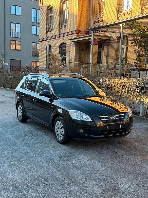 Second-hand Kia Ceed 2009 Negru Hatchback