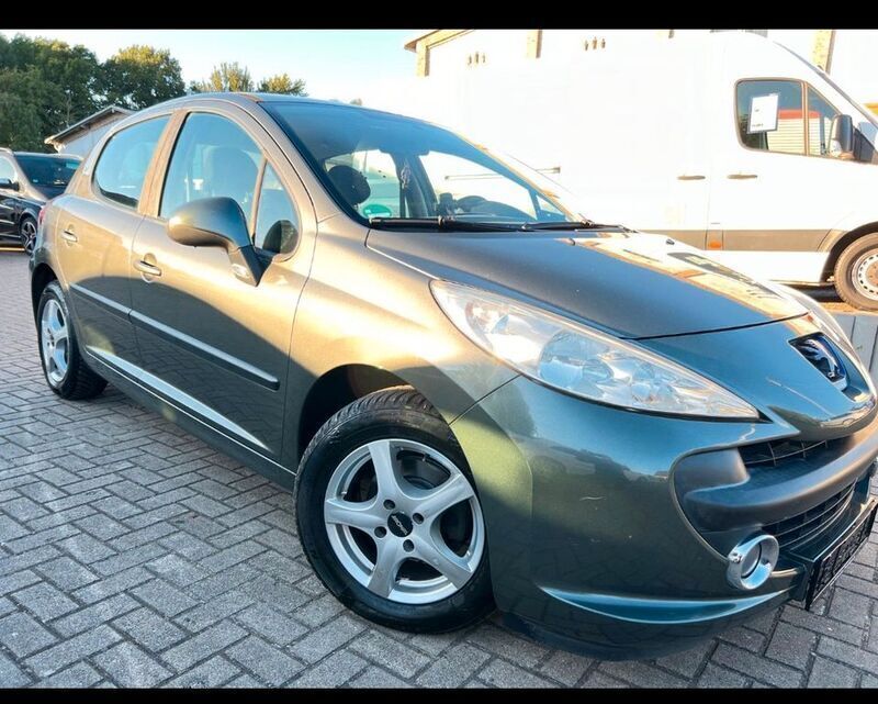 Grau Gebraucht 2008 Peugeot 207 Sport Limousine | 4.899 € (Teuer) - Bild 1/4