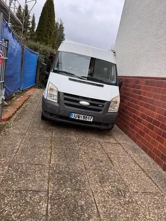 Second-hand Ford Transit 86 CP (63 kW) 2007 Alb Monovolum