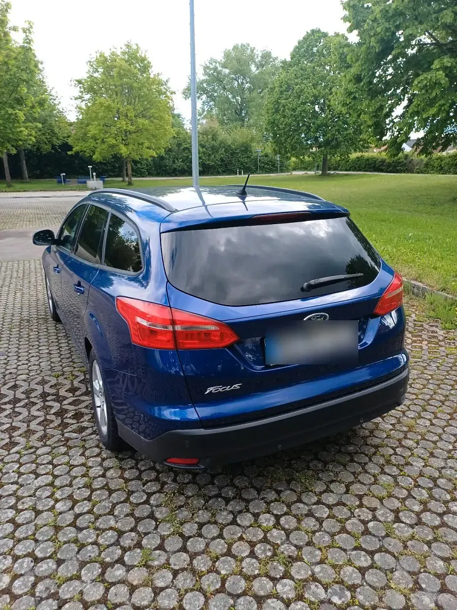 Używany Ford Focus 120 KM (88 kW) 2016 Niebieski Kombi
