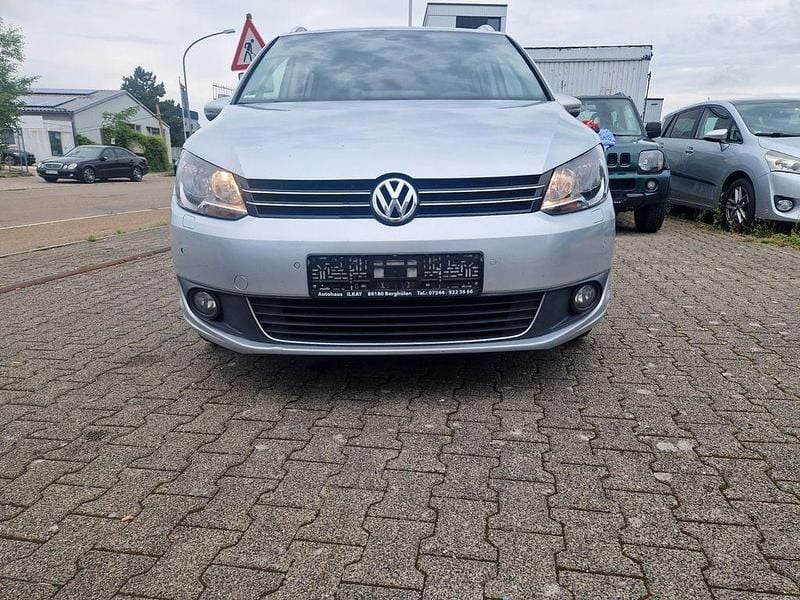 Silber Gebraucht 2014 VW Touran Cup Van / Kleinbus | 5.900 € (Superpreis) - Bild 1/4