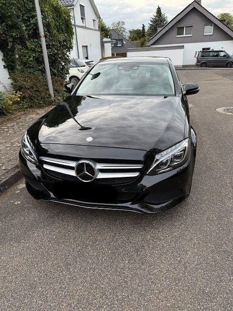 Schwarz Gebraucht 2016 Mercedes C250 Limousine | 22.299 € (Fairer Preis) - Bild 1/4