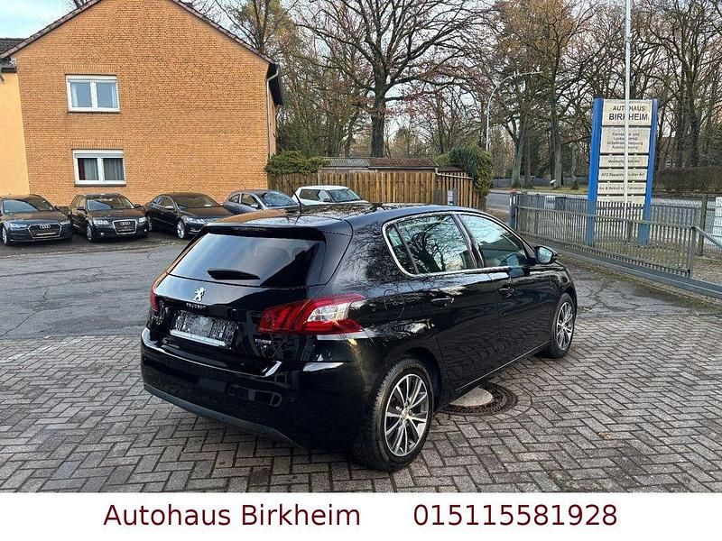 Gebraucht Peugeot 308 Allure 131 PS (96 kW) 2016 Schwarz Limousine