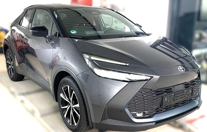 Gebraucht Toyota C-HR 152 PS (111 kW) 2025 Grau SUV