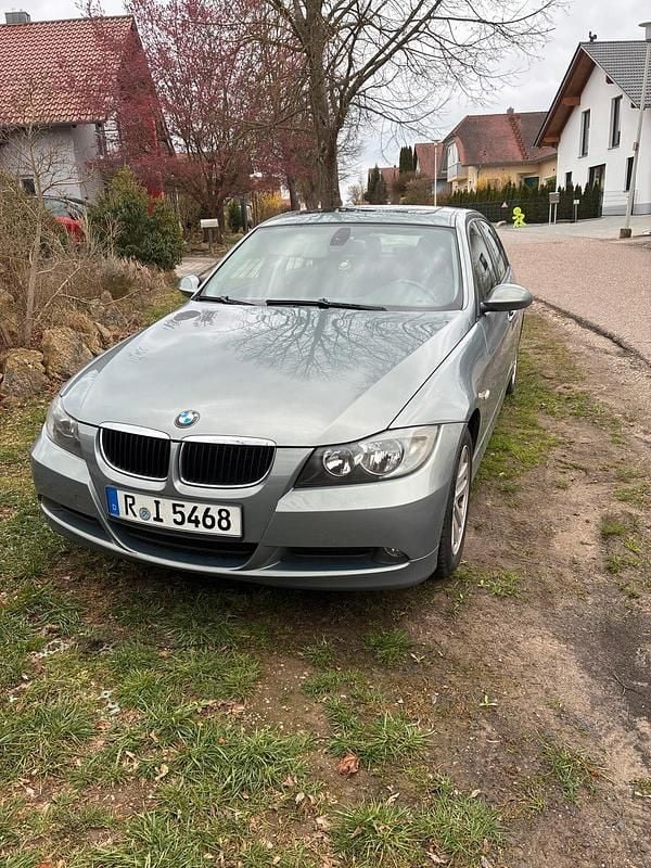 Gebraucht BMW 318 143 PS (105 kW) 2007 Silber Limousine