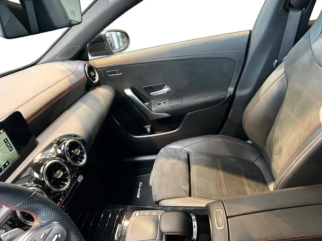 Gebraucht Mercedes CLA200 AMG 150 PS (110 kW) 2020 Metalliclack kosmosschwarz Coupé