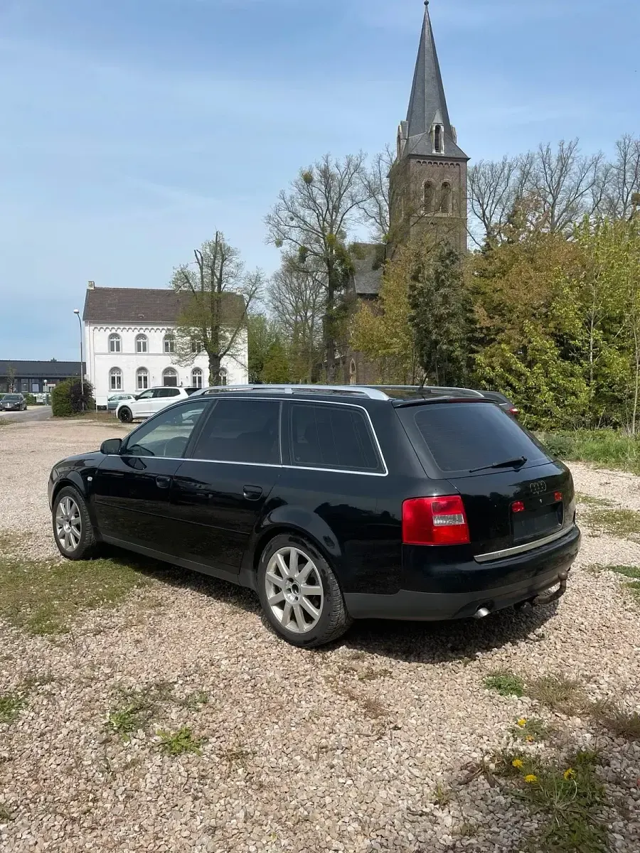 Używany Audi A6 180 KM (132 kW) 2003 Czarny Kombi