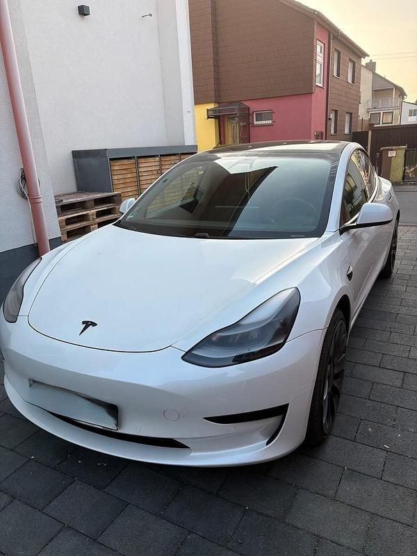 Gebraucht Tesla Model 3 Standard Range 239 kW (325 PS) 2021 Weiß Limousine