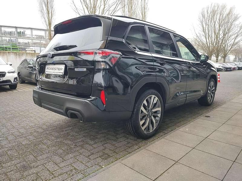 Neu Subaru Forester Platinum 136 PS (100 kW) 2026 Crystal black silica SUV