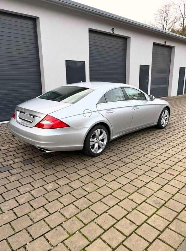 Gebraucht Mercedes CLS320 224 PS (164 kW) 2008 Silber Coupé