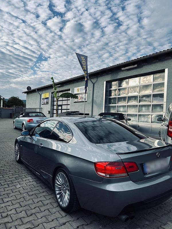 Gebraucht BMW 330 272 PS (200 kW) 2007 Grau Coupé