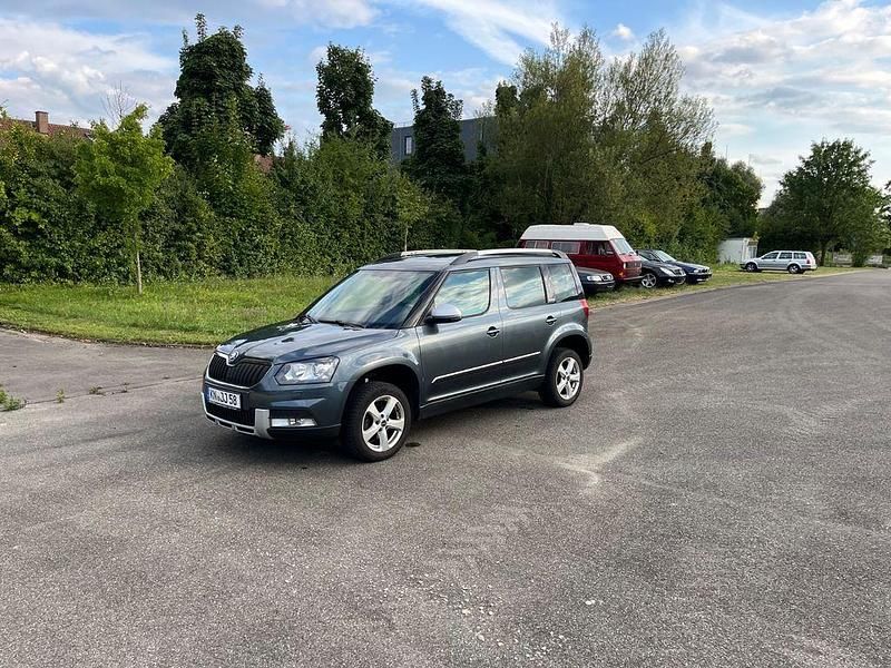 Grau Gebraucht 2014 Skoda Yeti Adventure SUV | 13.799 € (Fairer Preis) - Bild 1/4