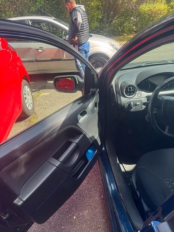 Gebraucht 2004 Ford Fiesta Kleinwagen | 650 € (Superpreis) - Bild 1/4
