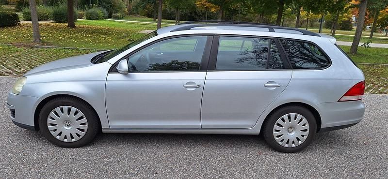 Gebraucht VW Golf V Trendline 105 PS (77 kW) 2008 Silber Kombi