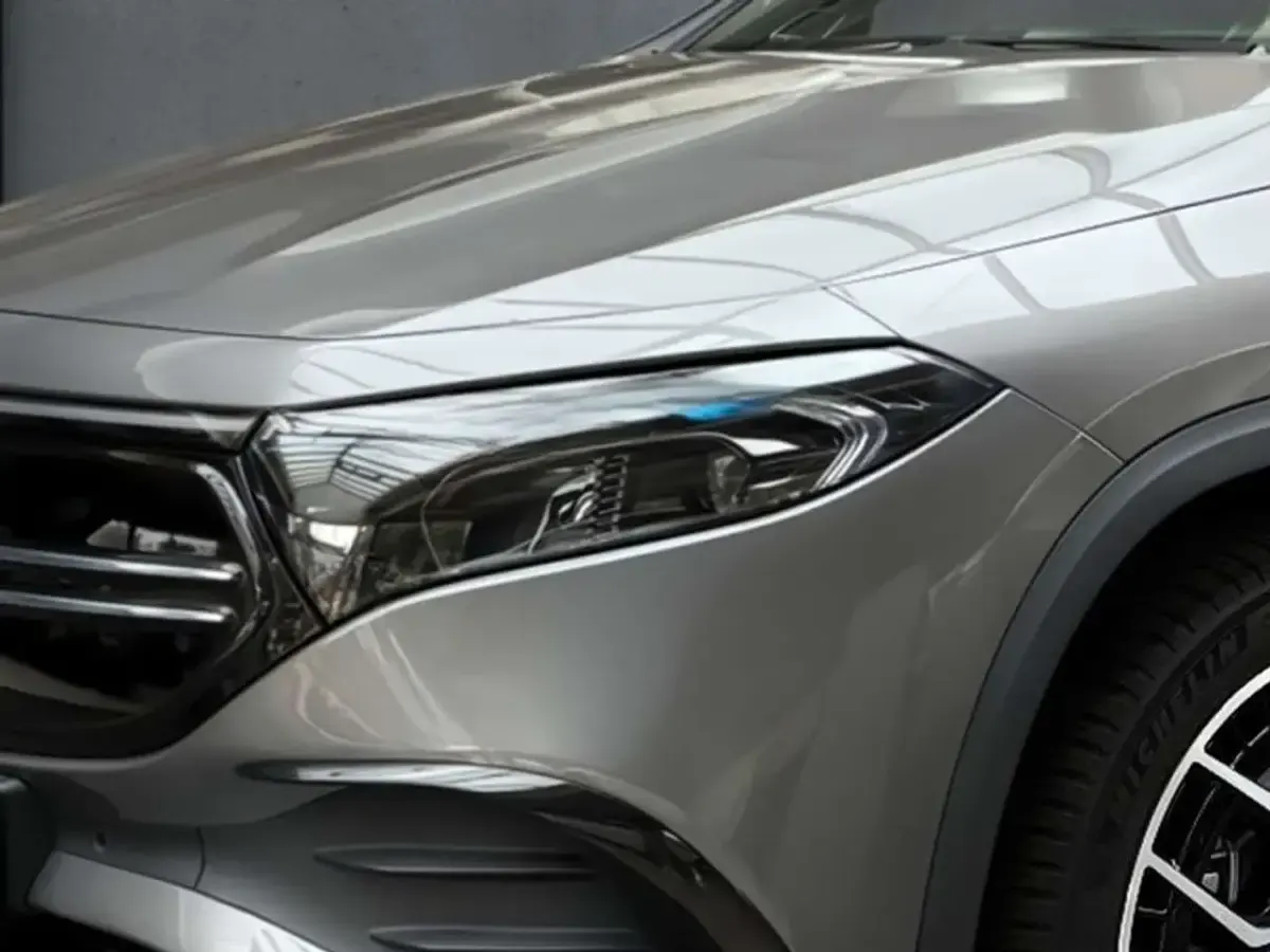 Gebraucht Mercedes EQA250 AMG 139 kW (190 PS) 2021 Grau SUV