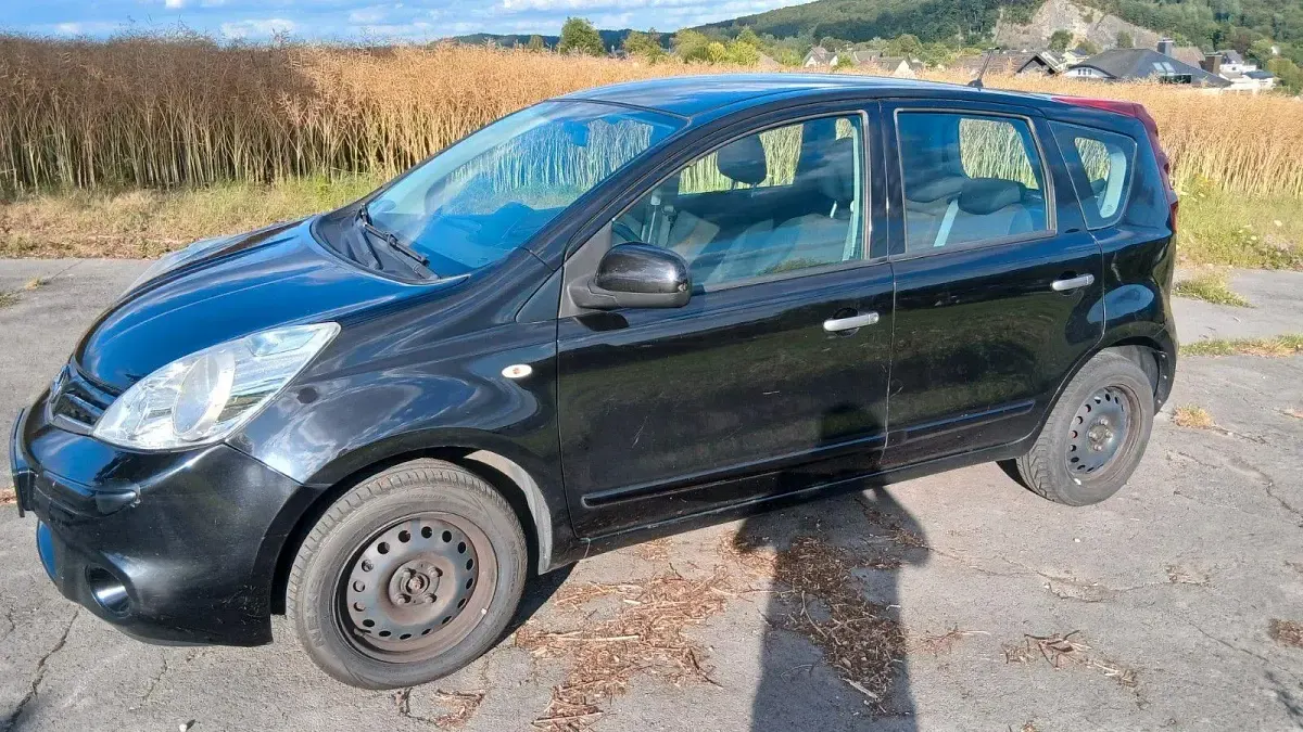 Gebraucht Nissan Note 88 PS (64 kW) 2011 Schwarz Kleinwagen