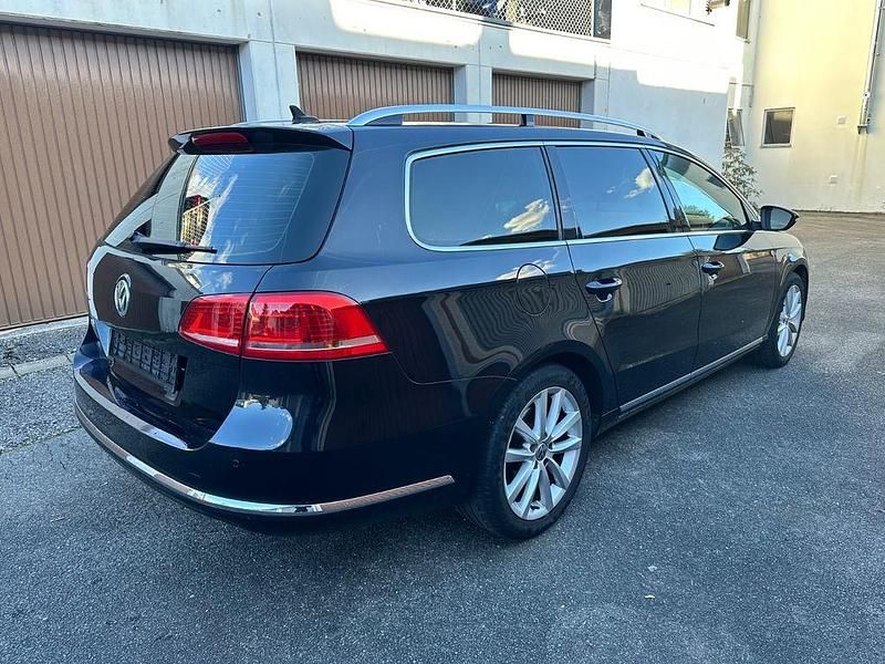 Gebraucht VW Passat Highline 160 PS (117 kW) 2012 Schwarz Kombi