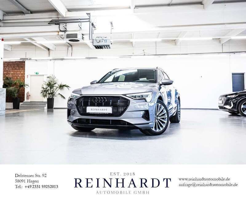 Taifungrau metallic Gebraucht 2022 Audi e-tron S-Line SUV | 36.205 € - Bild 1/1
