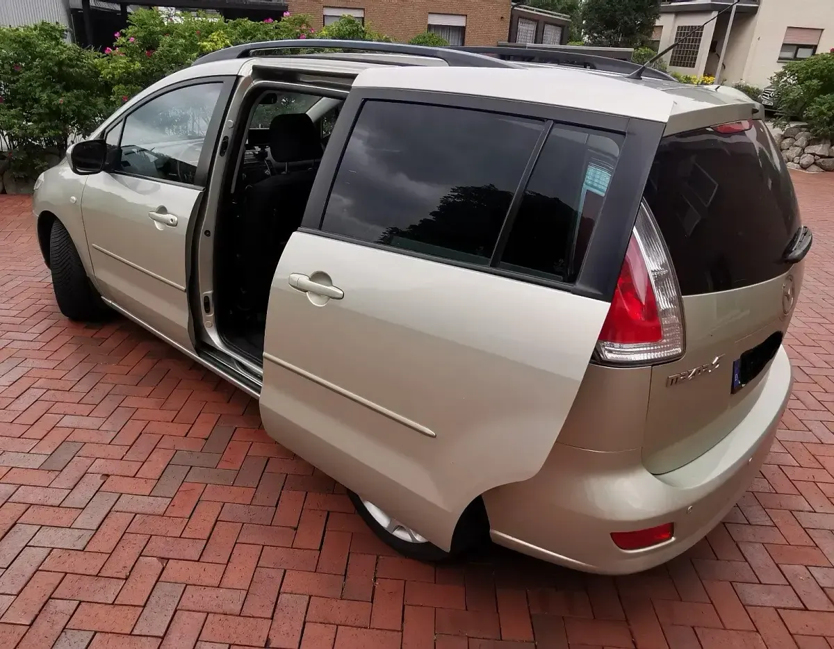 Gebraucht Mazda 5 146 PS (107 kW) 2008 Grün Van / Kleinbus