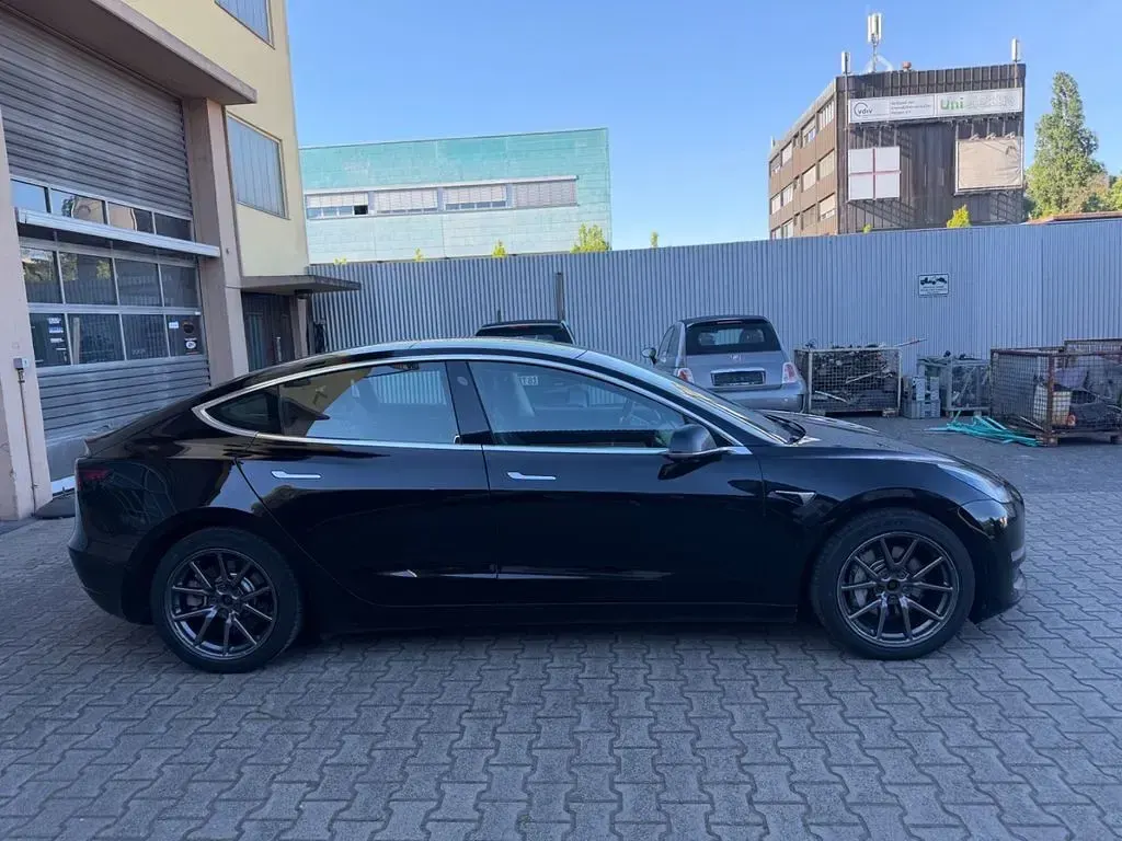 Second-hand Tesla Model 3 350 kW (476 CP) 2019 Negru Berlinǎ