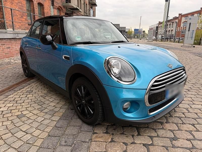 Second-hand Mini Cooper 136 CP (100 kW) 2018 Albastru Hatchback