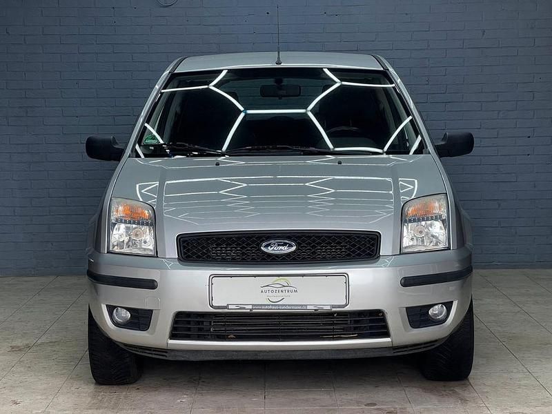 Silber Gebraucht 2006 Ford Fusion Limousine | 3.480 € (Etwas zu teuer) - Bild 1/4