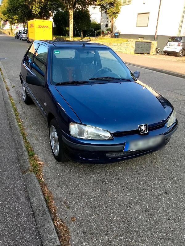 Blau Gebraucht 2001 Peugeot 106 Kleinwagen | 650 € - Bild 1/4