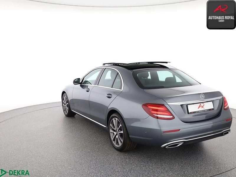 Gebraucht Mercedes E220 Avantgarde 194 PS (142 kW) 2018 Grau (metallic) Limousine