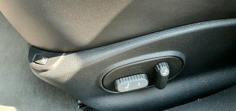 Grau Gebraucht 2005 Renault Laguna GrandTour GT Kombi | 2.750 € - Bild 1/4
