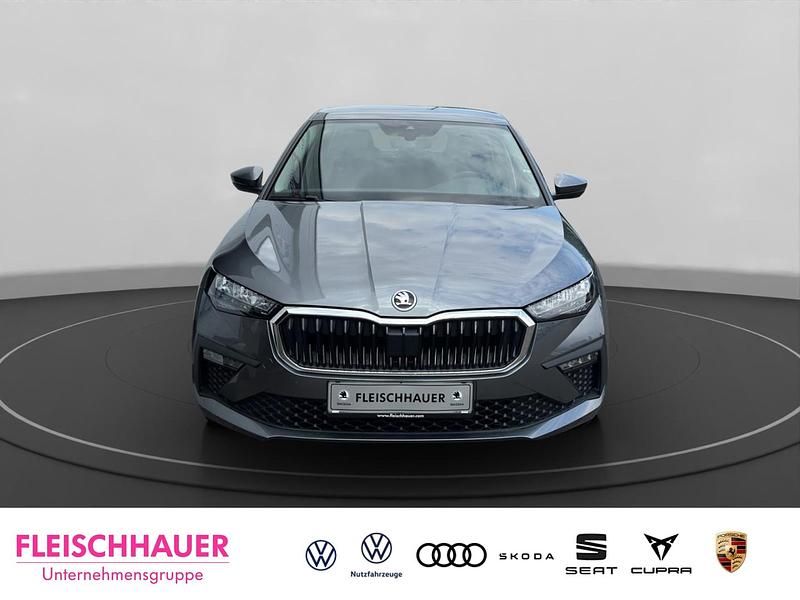 Neu Skoda Scala Essence 150 PS (110 kW) 2026 Grau Kleinwagen