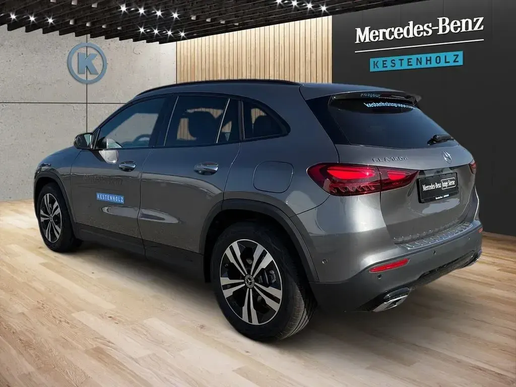 Gebraucht Mercedes GLA180 Progressive 116 PS (85 kW) 2025 Metalliclack mountaingrau SUV