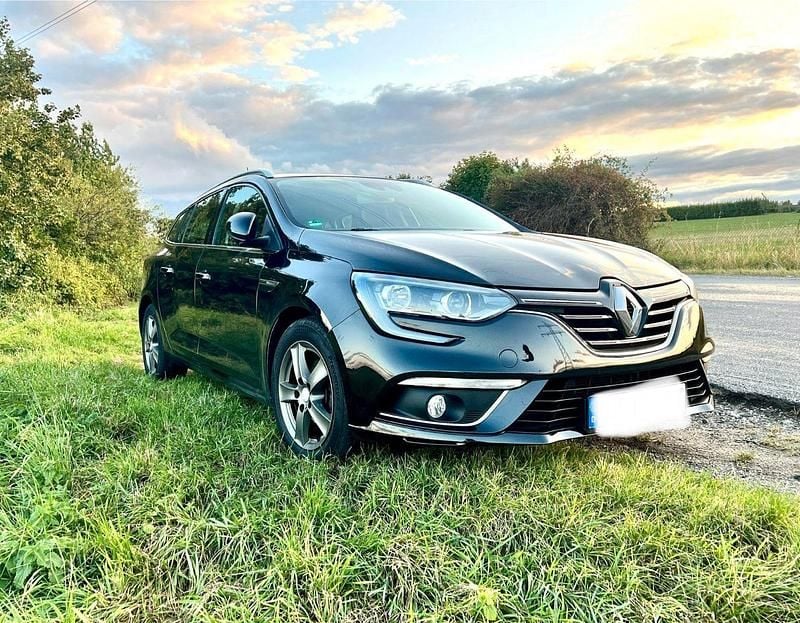 Schwarz Gebraucht 2016 Renault Mégane GrandTour Intens Kombi | 10.500 € (Etwas zu teuer) - Bild 1/4