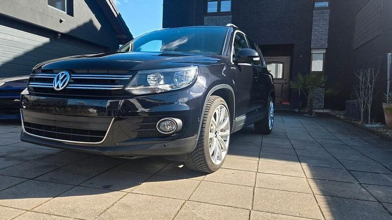 Gebraucht VW Tiguan LOUNGE 125 PS (91 kW) 2016 Schwarz SUV